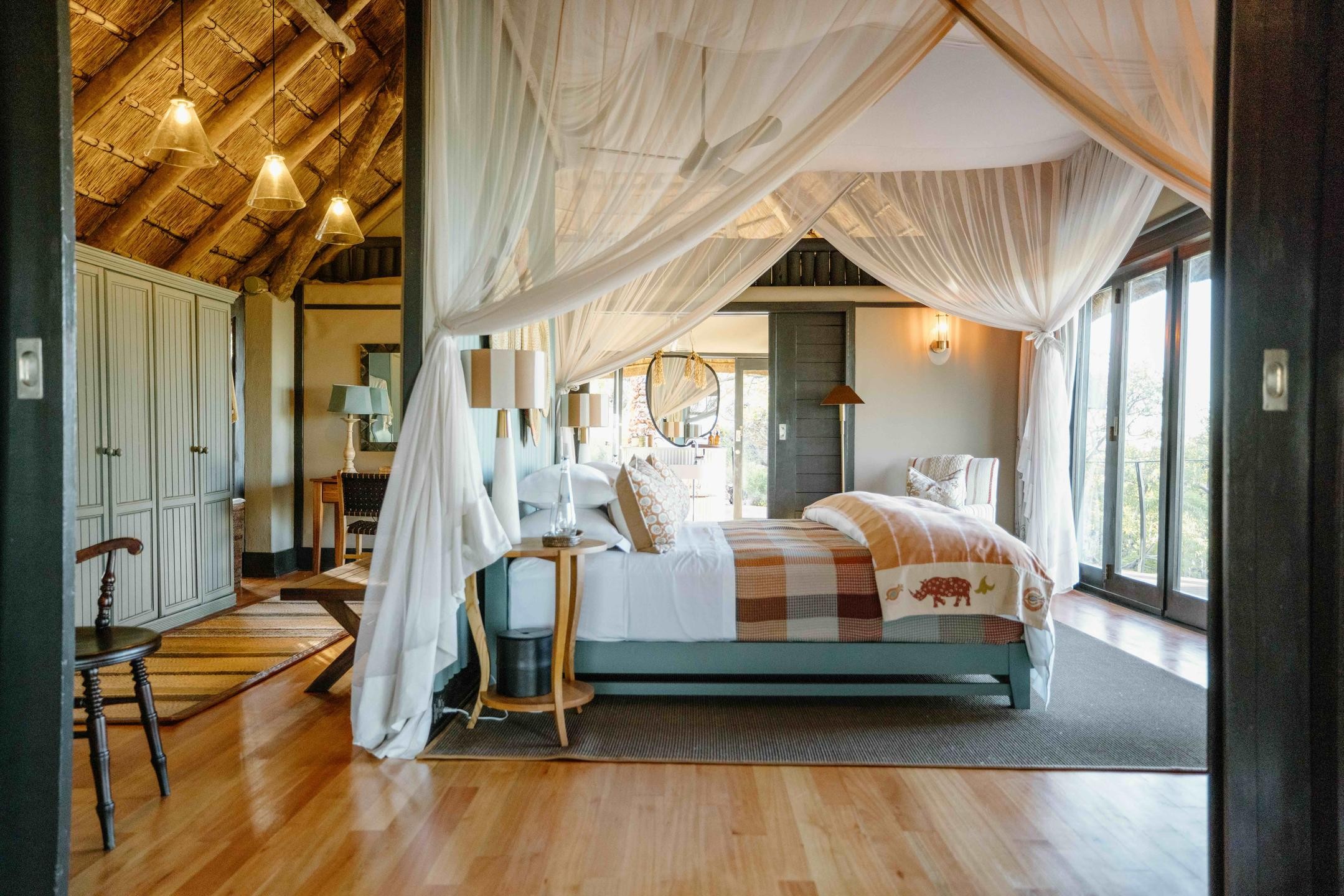 Horizon Premium Thatch-Roofed Villa
