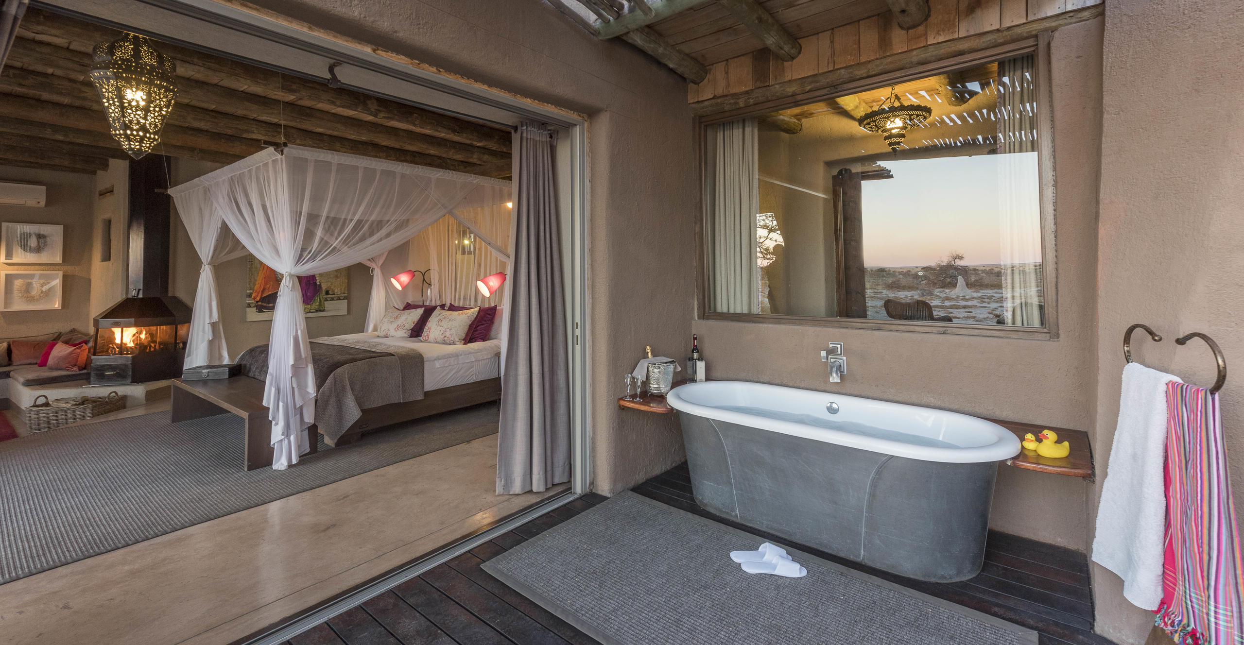 Luxury Bush Suite with private wooden viewing deck