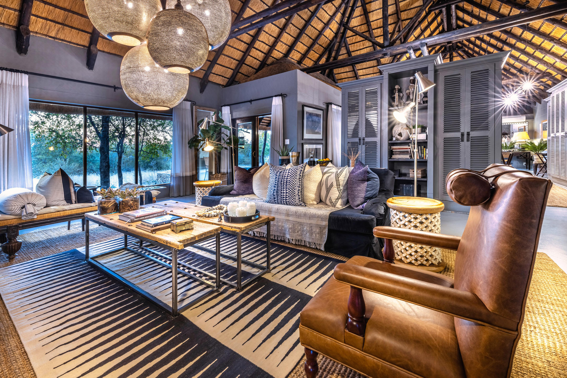Exquisite dining and restaurant facilities at the main lodge